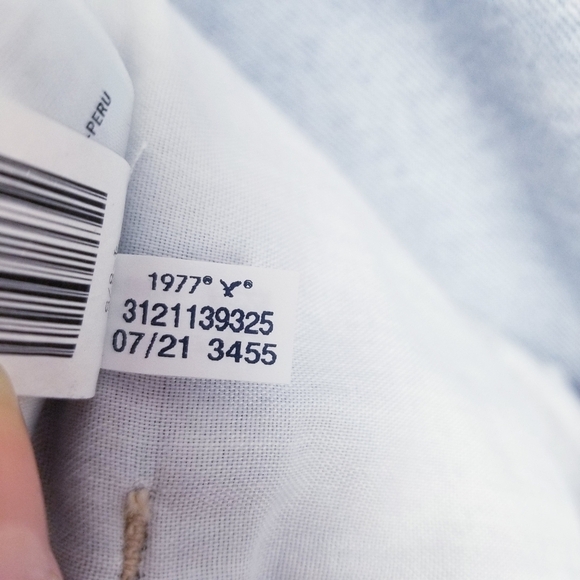 American Eagle Mom Straight Jean 8 Short #3455 - Picture 7 of 10